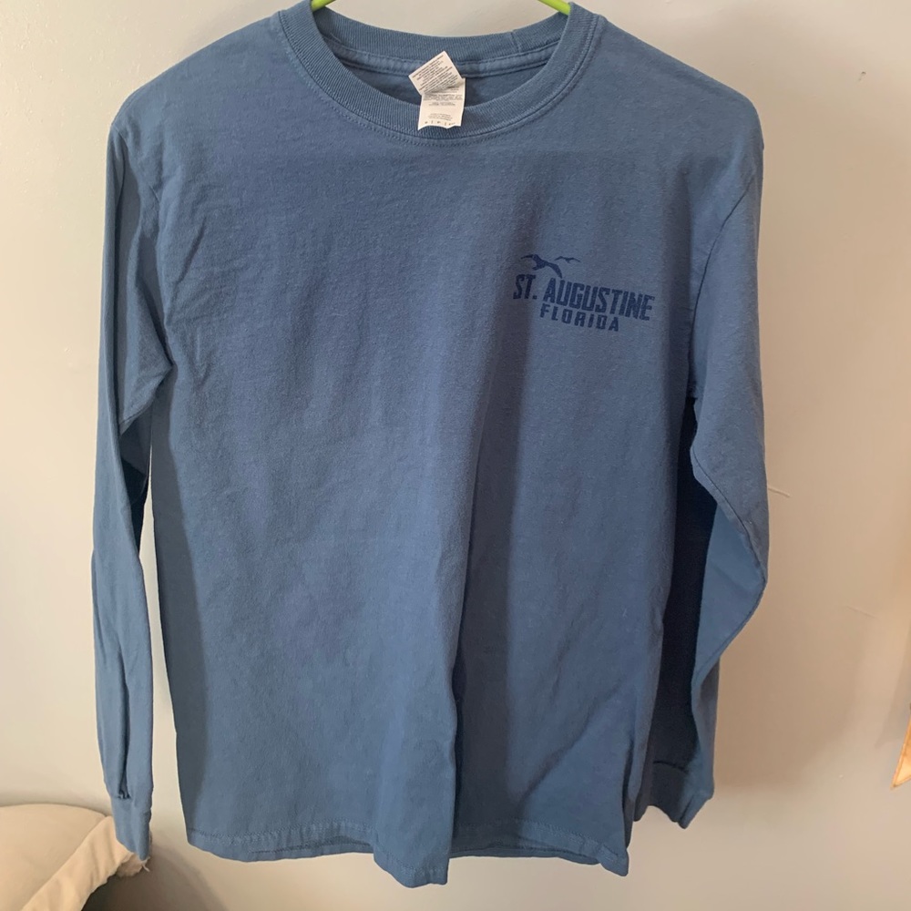 Size small vacation shirt.